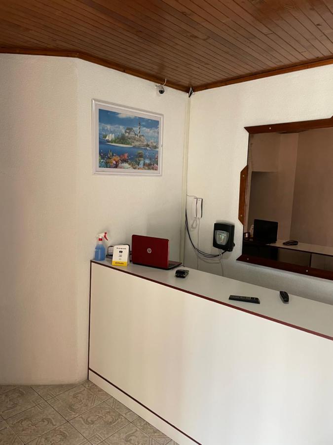 Host Hub Guest House ケンプトンパーク エクステリア 写真