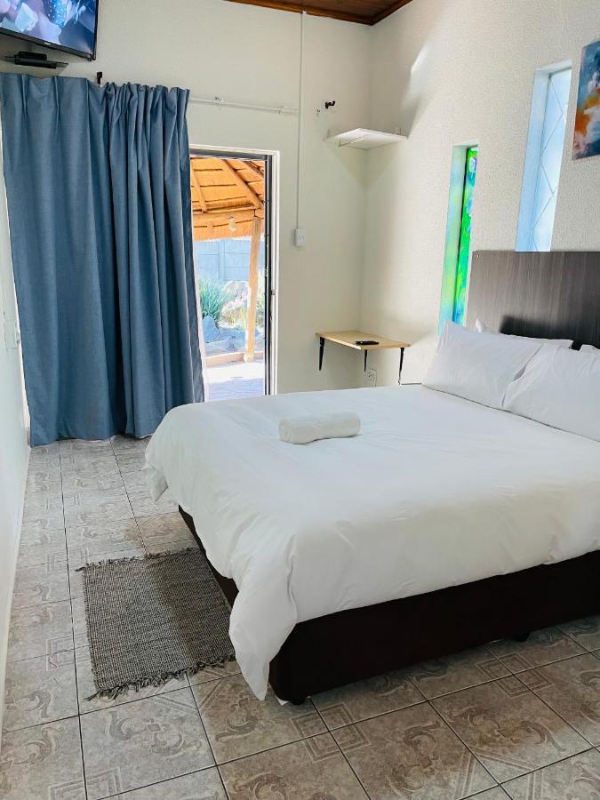 Host Hub Guest House ケンプトンパーク エクステリア 写真