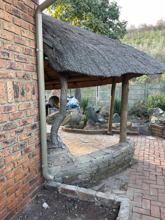 Host Hub Guest House ケンプトンパーク エクステリア 写真
