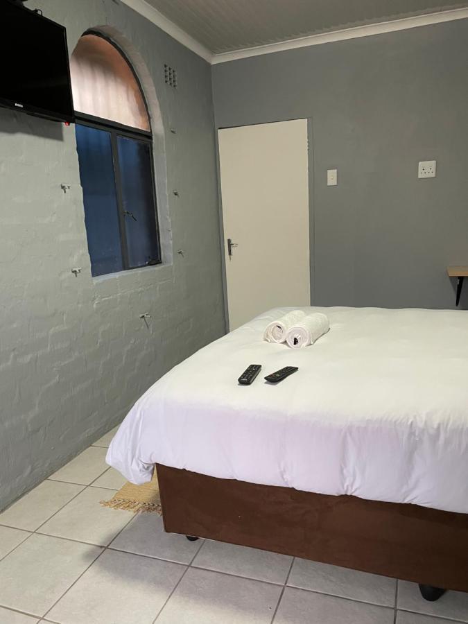 Host Hub Guest House ケンプトンパーク エクステリア 写真
