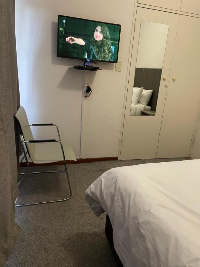 Host Hub Guest House ケンプトンパーク エクステリア 写真