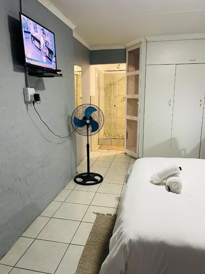 Host Hub Guest House ケンプトンパーク エクステリア 写真
