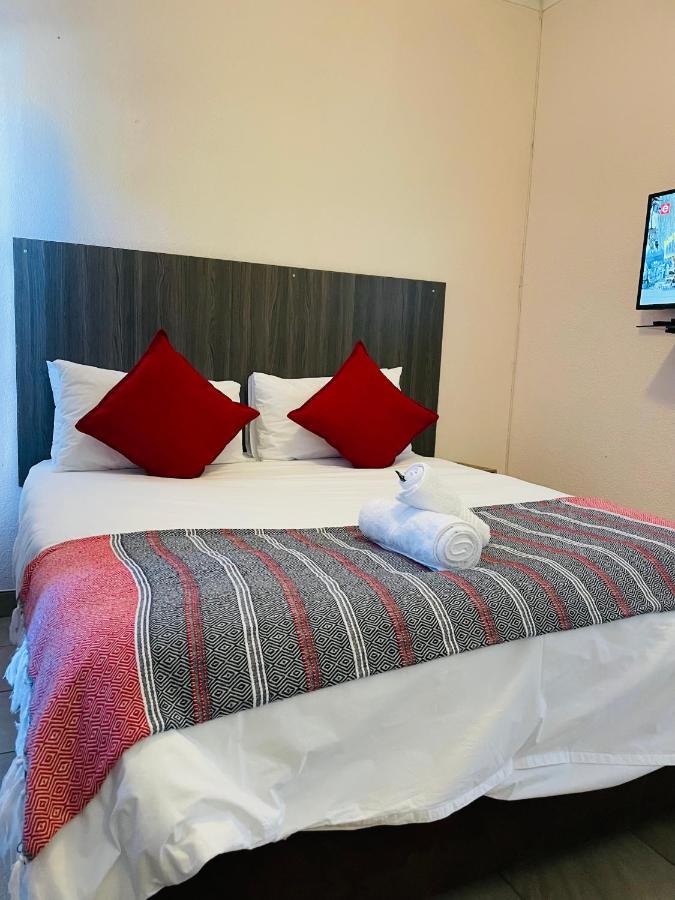 Host Hub Guest House ケンプトンパーク エクステリア 写真