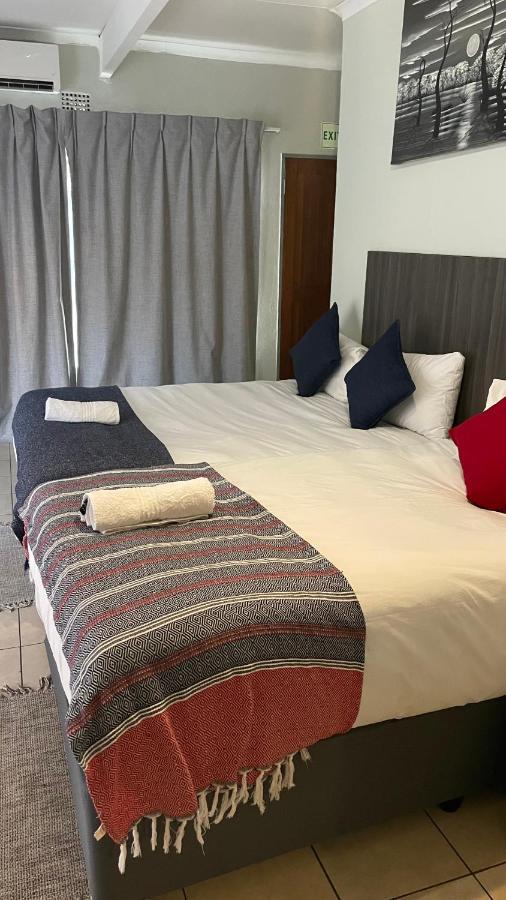 Host Hub Guest House ケンプトンパーク エクステリア 写真