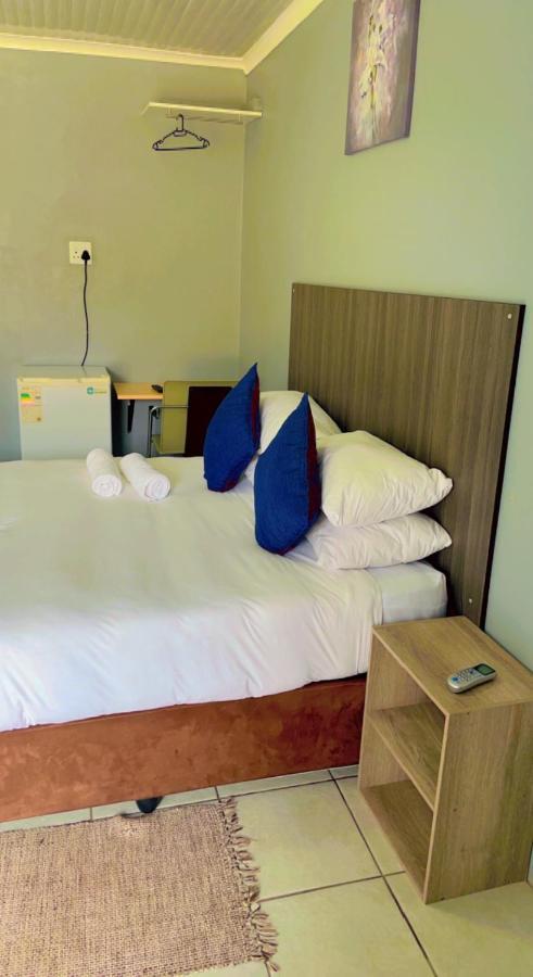 Host Hub Guest House ケンプトンパーク エクステリア 写真