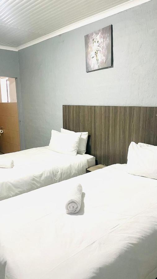 Host Hub Guest House ケンプトンパーク エクステリア 写真