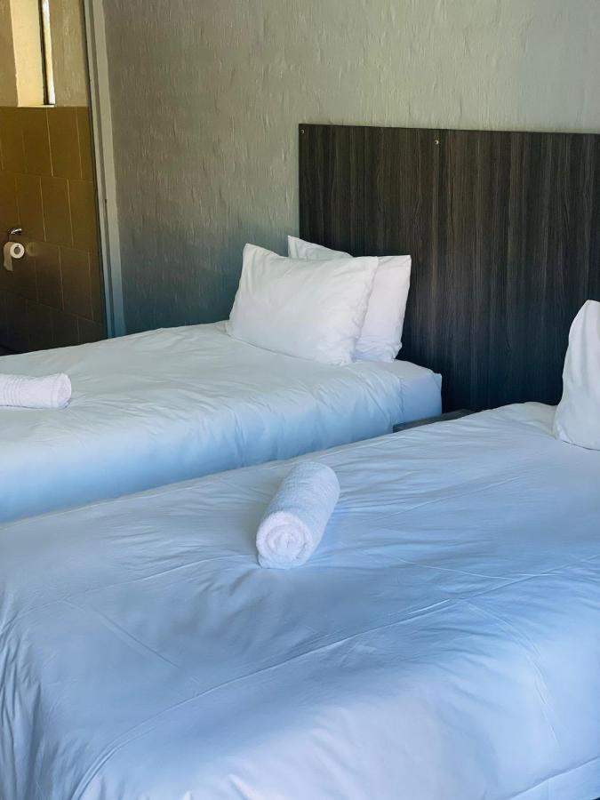 Host Hub Guest House ケンプトンパーク エクステリア 写真